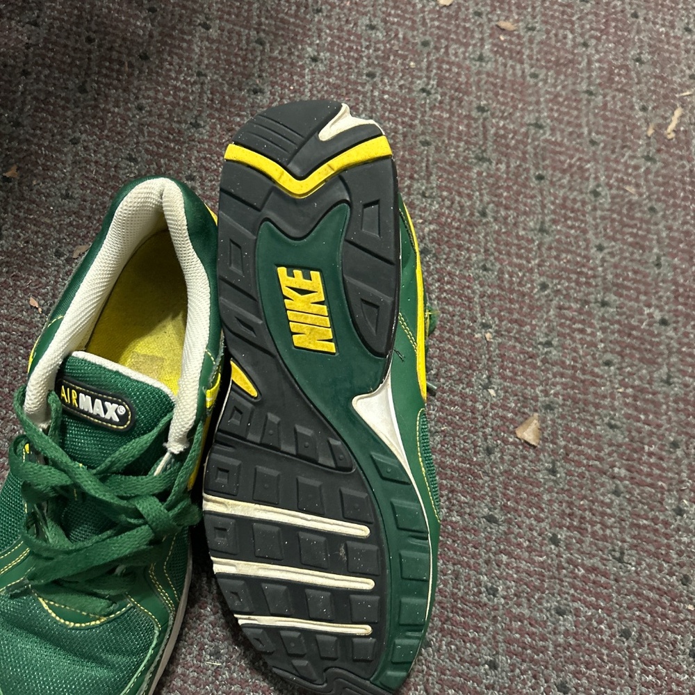 Nike shoes - Picture 3 of 4